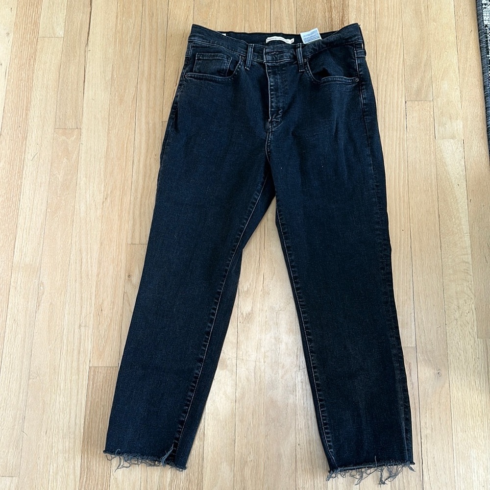 Levi's 724 High Rise Straight Leg Jeans Black Raw Hem size 31